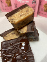 Load image into Gallery viewer, Butterscotch Chocolate Chip Slice 65g
